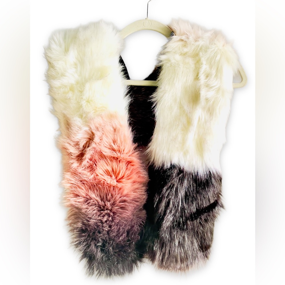 Gorgeous K.I.T. Accessories Pink;Black & White Faux Fur Scarf